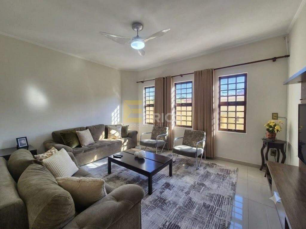 Casa à venda no VILA GENOVEVA em Valinhos/SP: 