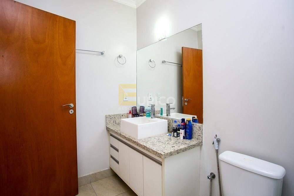 Casa em condomínio à venda no Condomínio Vivenda das Cerejeiras em Valinhos/SP: