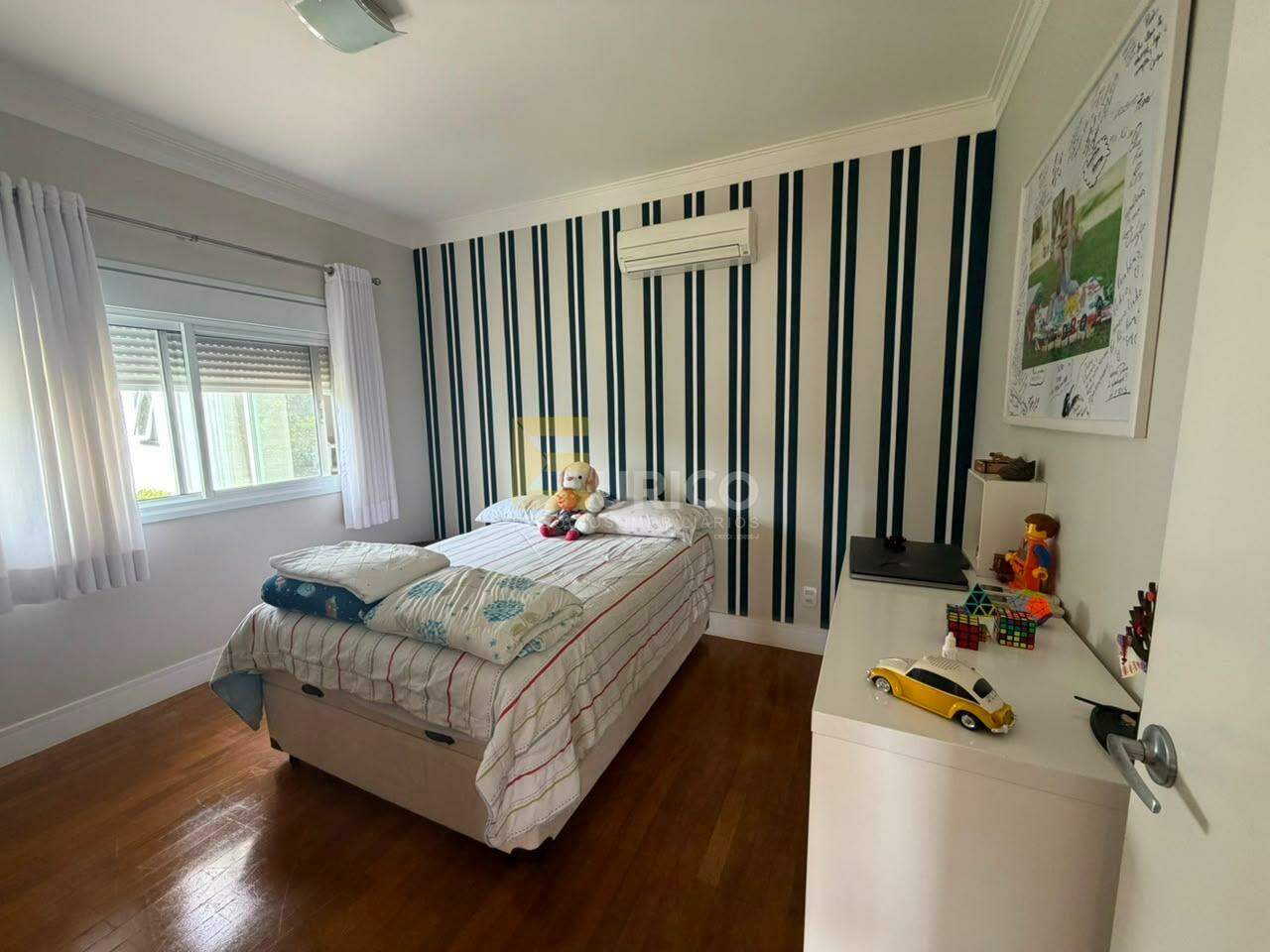 Casa em condomínio à venda no Condomínio Portal do Lago em Valinhos/SP: 