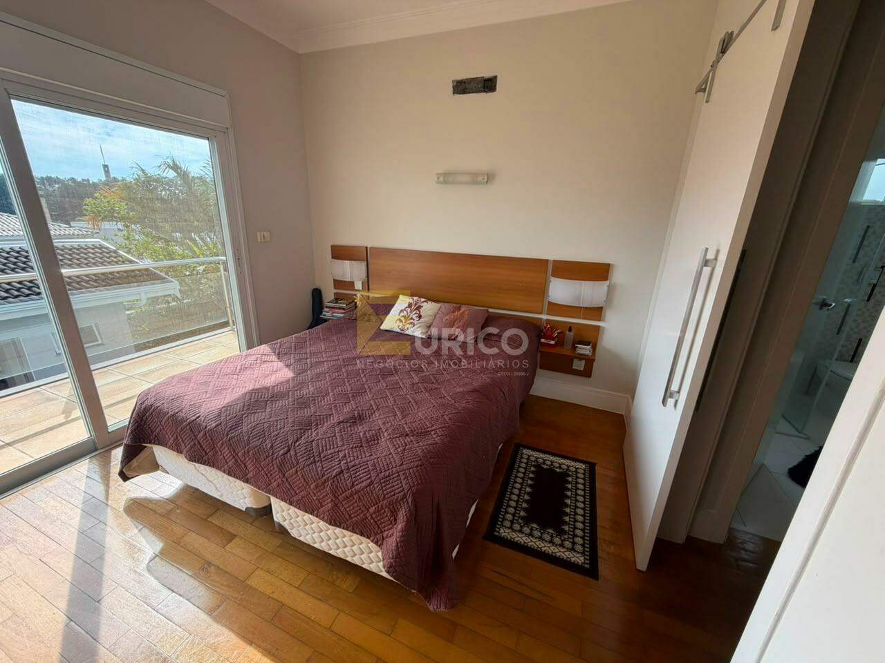 Casa em condomínio à venda no Condomínio Portal do Lago em Valinhos/SP: 