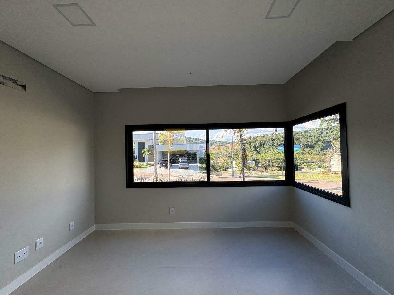 Casa em condomínio à venda no Condomínio Santa Isabel em Louveira/SP: