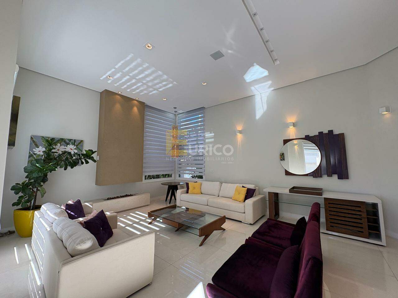Casa em condomínio à venda no Vista Alegre em Vinhedo/SP: SALA