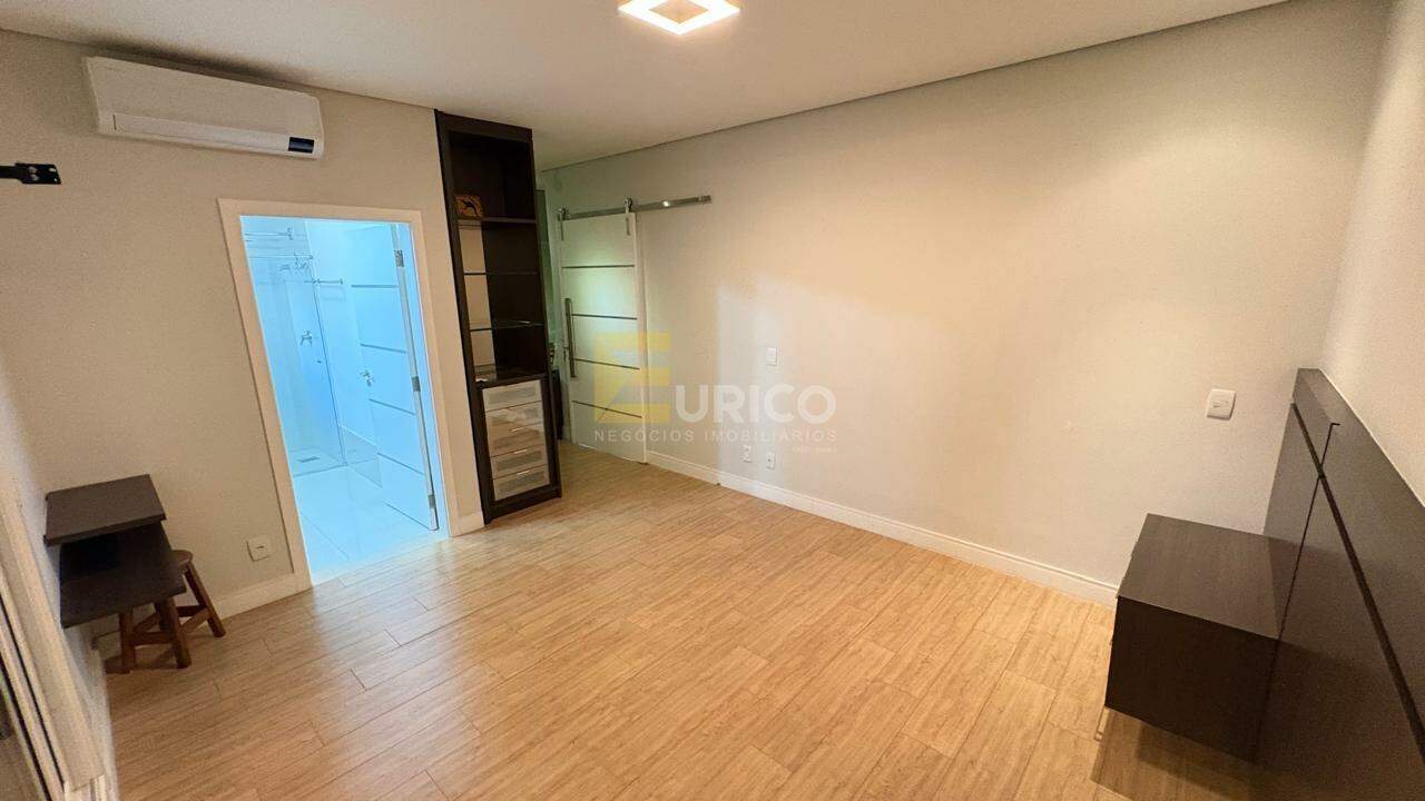 Casa em condomínio à venda no Vista Alegre em Vinhedo/SP: 1ª SUITE