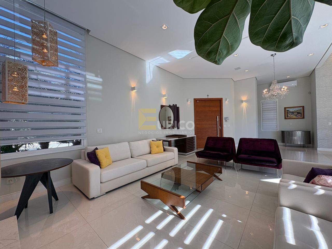 Casa em condomínio à venda no Vista Alegre em Vinhedo/SP: SALA