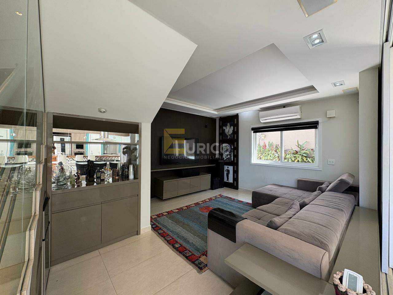 Casa em condomínio à venda no Vista Alegre em Vinhedo/SP: SALA TV