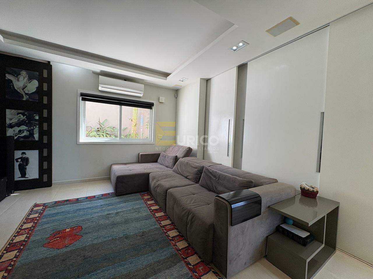 Casa em condomínio à venda no Vista Alegre em Vinhedo/SP: SALA TV FECHADA