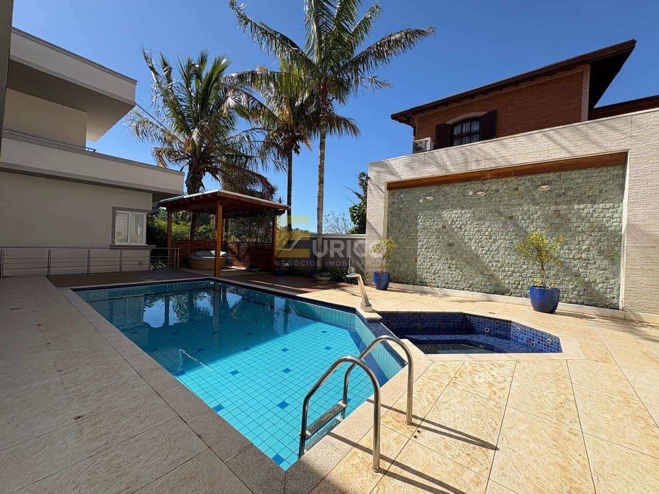 Casa em condomínio à venda no Vista Alegre em Vinhedo/SP: PISCINA