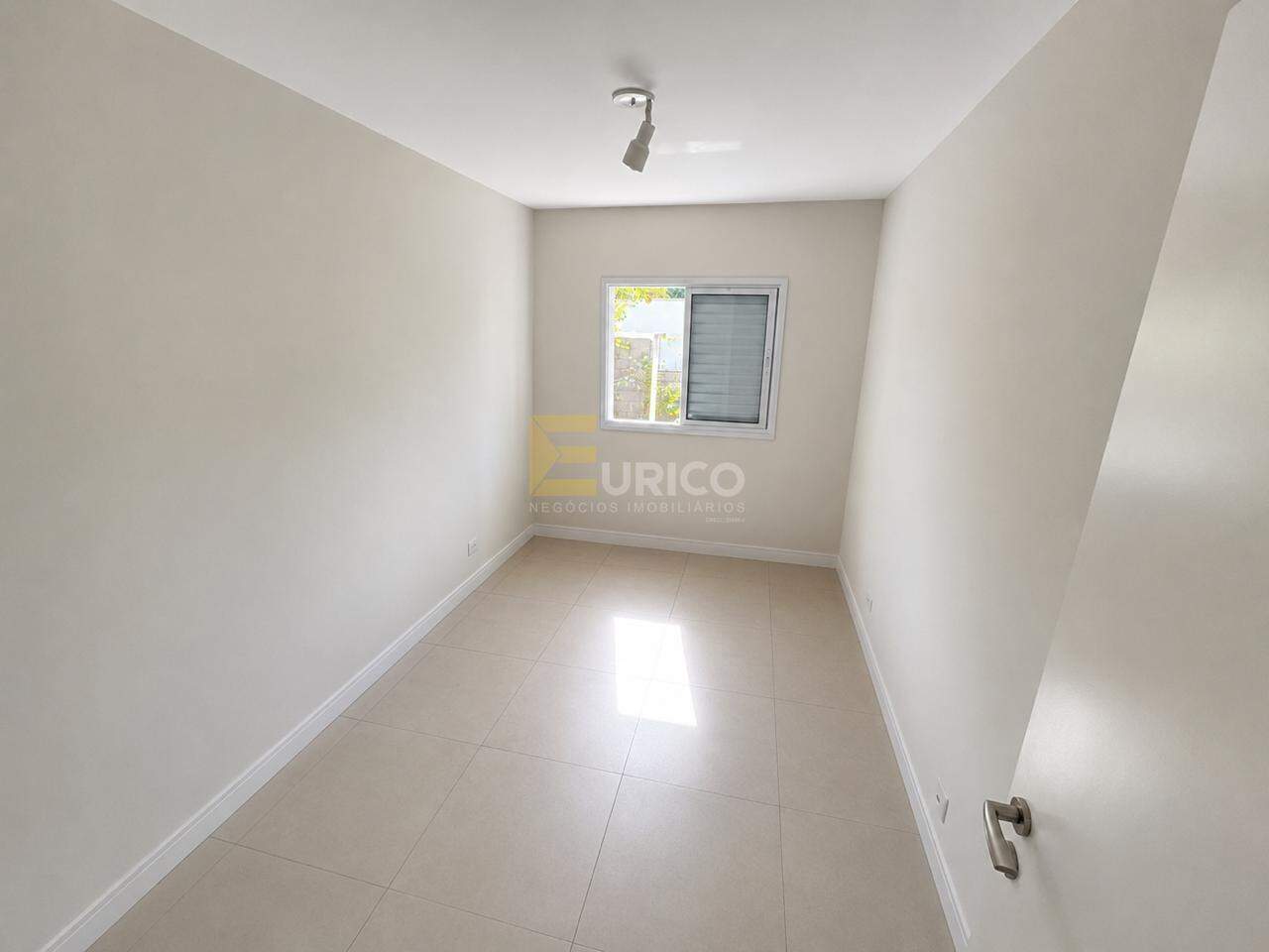 Casa em condomínio à venda no Vista Alegre em Vinhedo/SP: DEPENDÊNCIA DE EMPREGADO