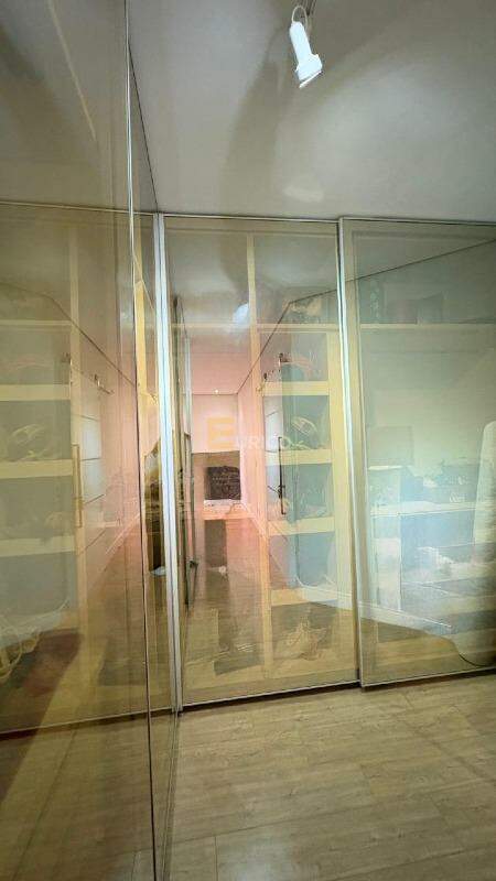 Casa em condomínio à venda no Vista Alegre em Vinhedo/SP: CLOSET