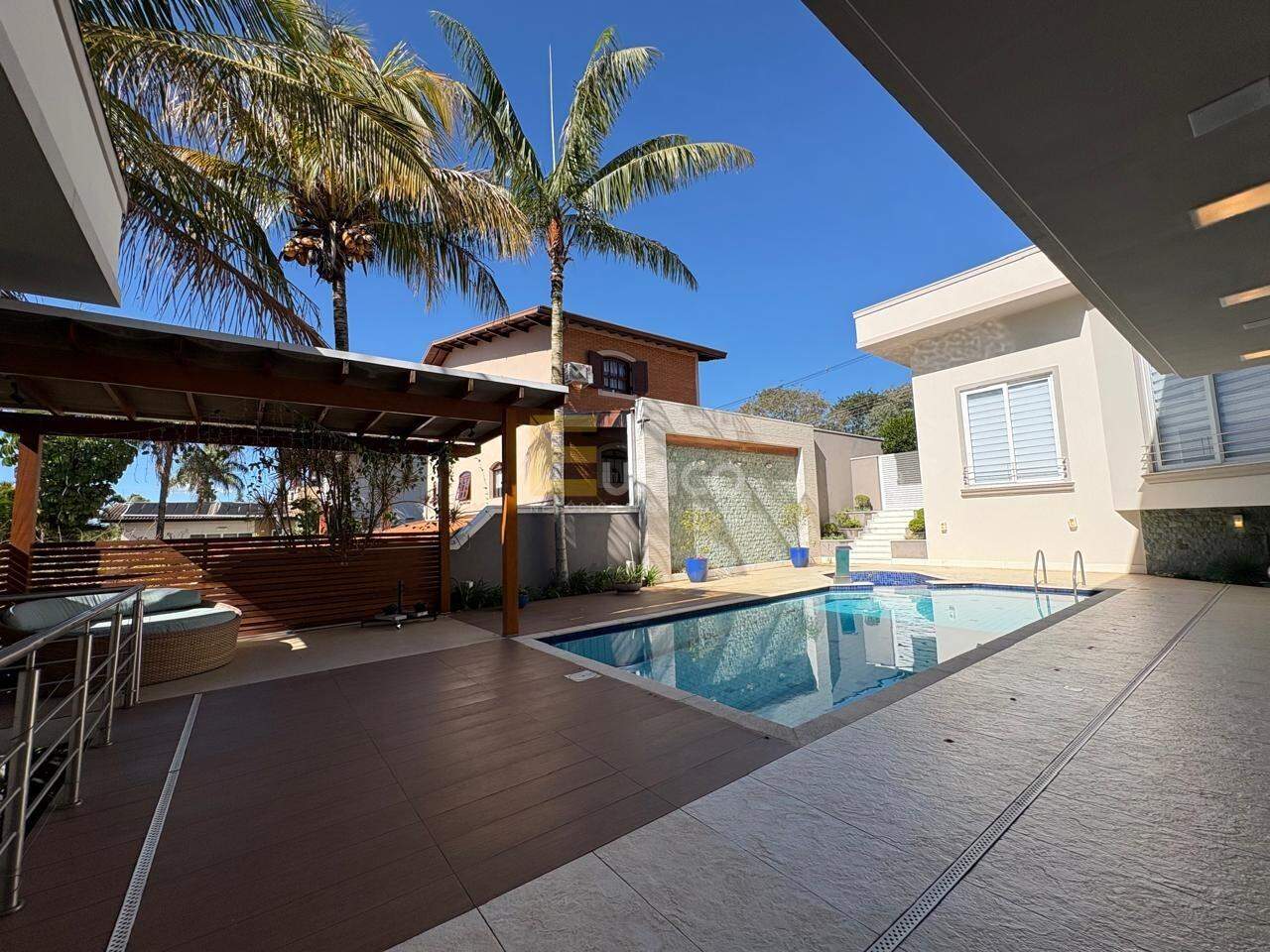 Casa em condomínio à venda no Vista Alegre em Vinhedo/SP: PISCINA