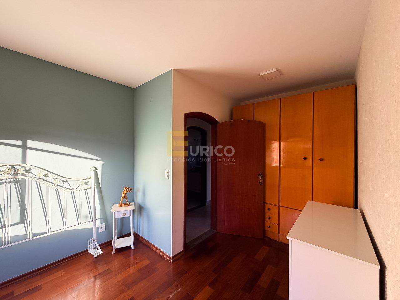 Casa em condomínio à venda no Condomínio Vista Alegre - Sede em Vinhedo/SP: 