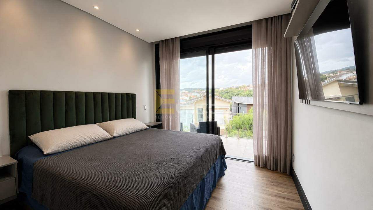 Casa em condomínio à venda no Condomínio Cedros do Libano em Valinhos/SP: