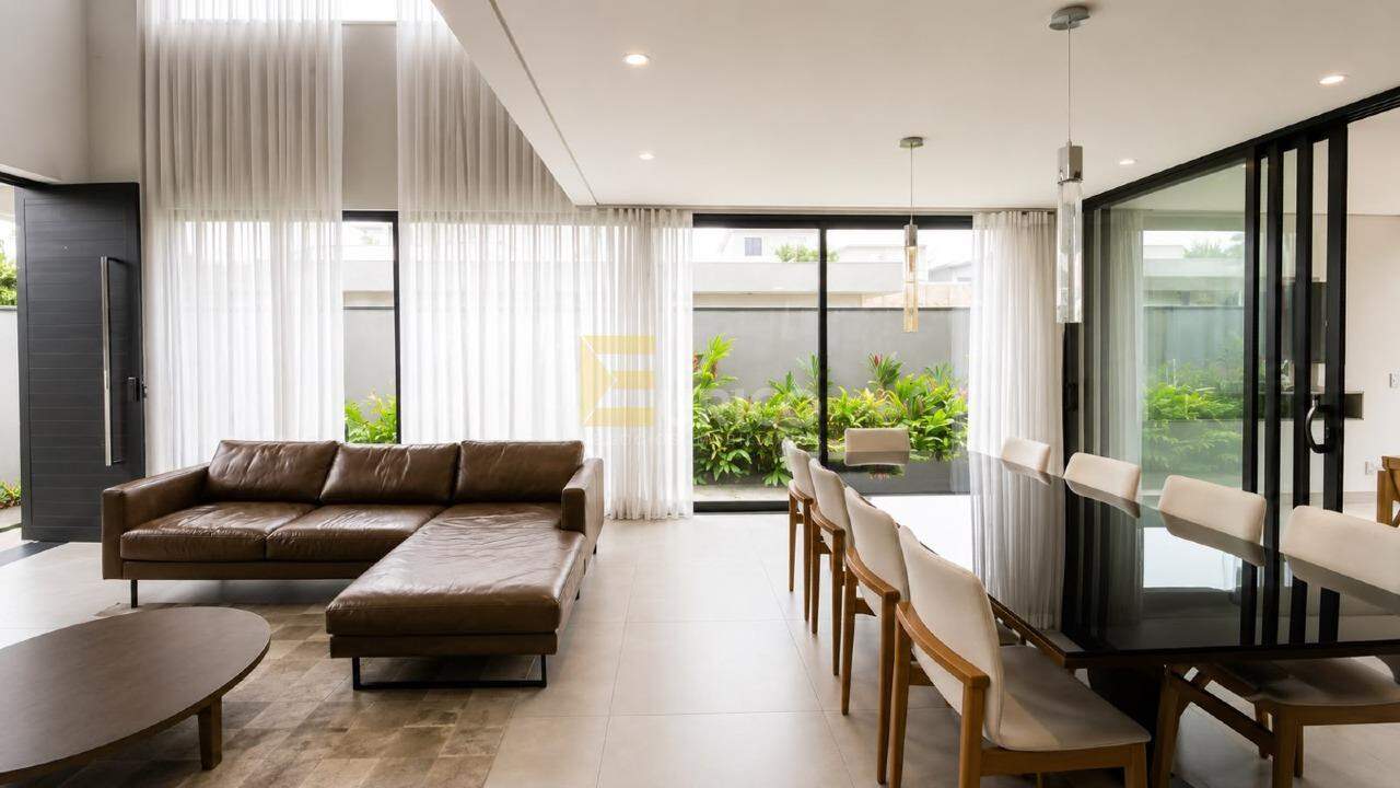 Casa em condomínio à venda no Condomínio Cedros do Libano em Valinhos/SP: