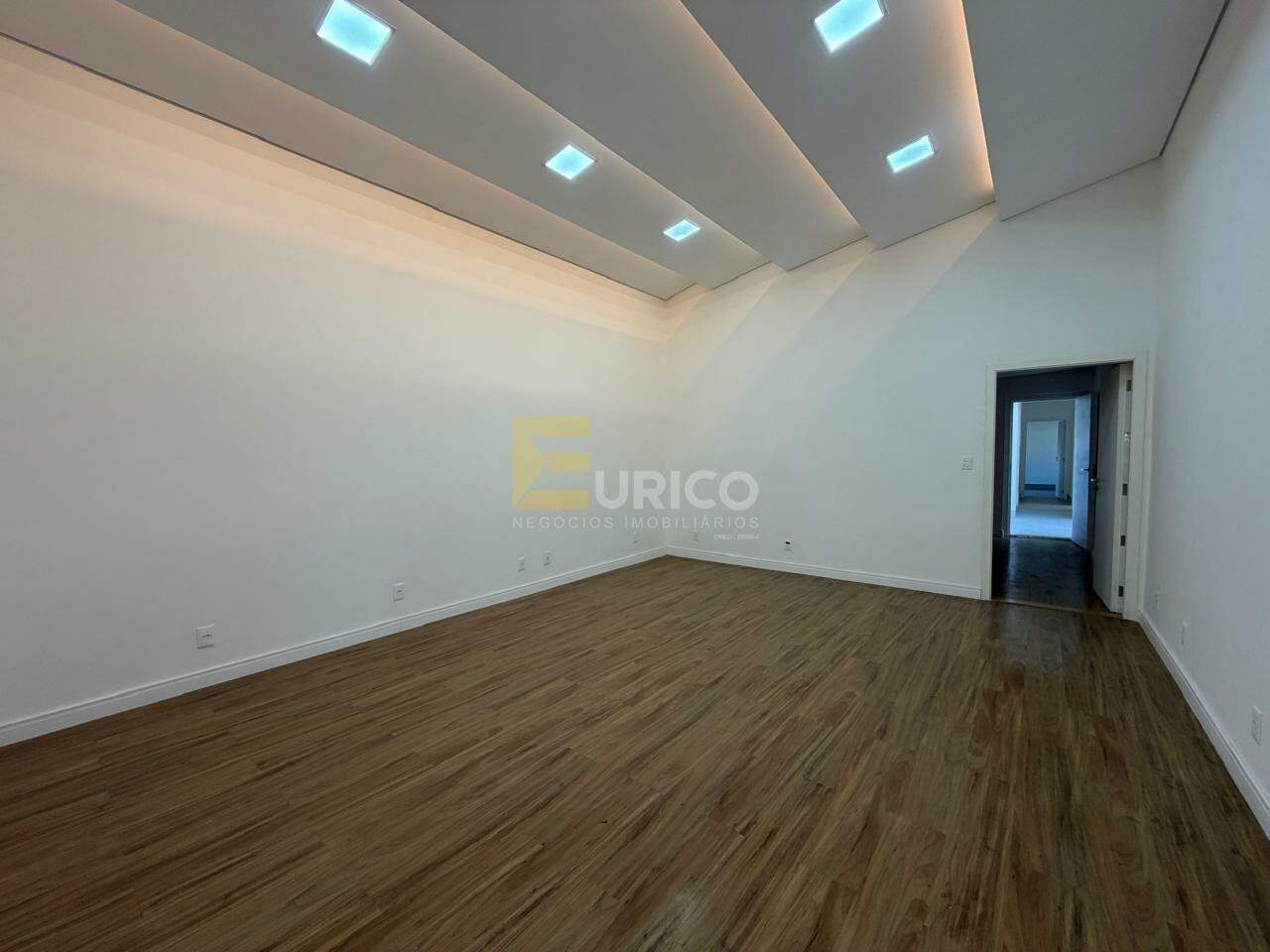 Casa em condomínio à venda no Condomínio Canto Del Bosco em Valinhos/SP: 