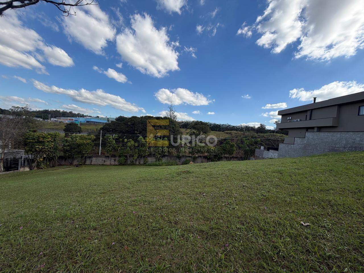 Terreno em Condomínio à venda no Condomínio Villa Lombarda em Valinhos/SP: 