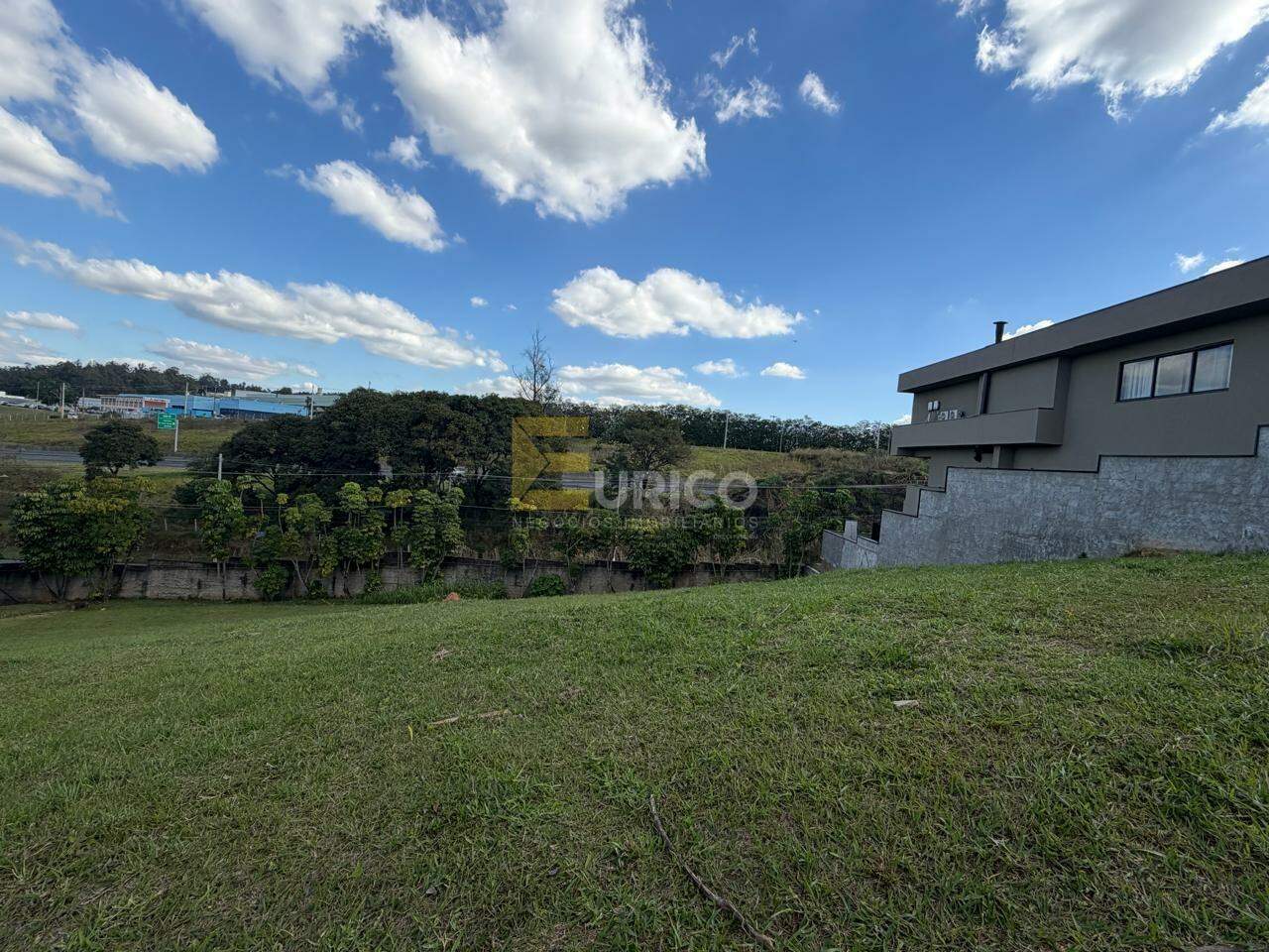 Terreno em Condomínio à venda no Condomínio Villa Lombarda em Valinhos/SP: 