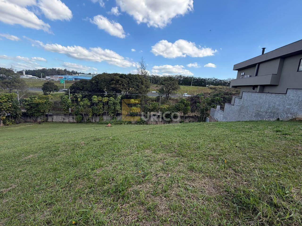 Terreno em Condomínio à venda no Condomínio Villa Lombarda em Valinhos/SP: 