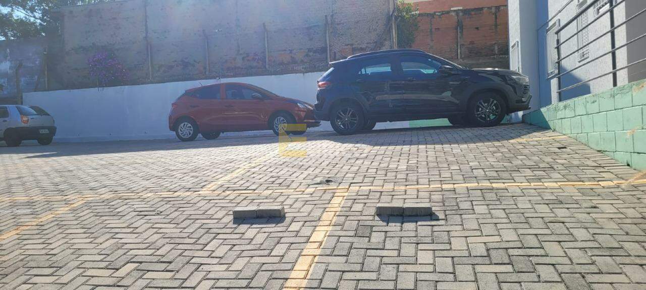 Apartamento para aluguel no Condominio Edificio Algarve em Valinhos/SP: