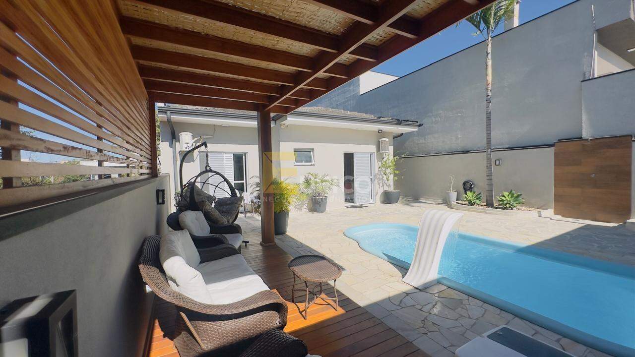 Casa em condomínio à venda no Condomínio Flor da Serra em Valinhos/SP: 