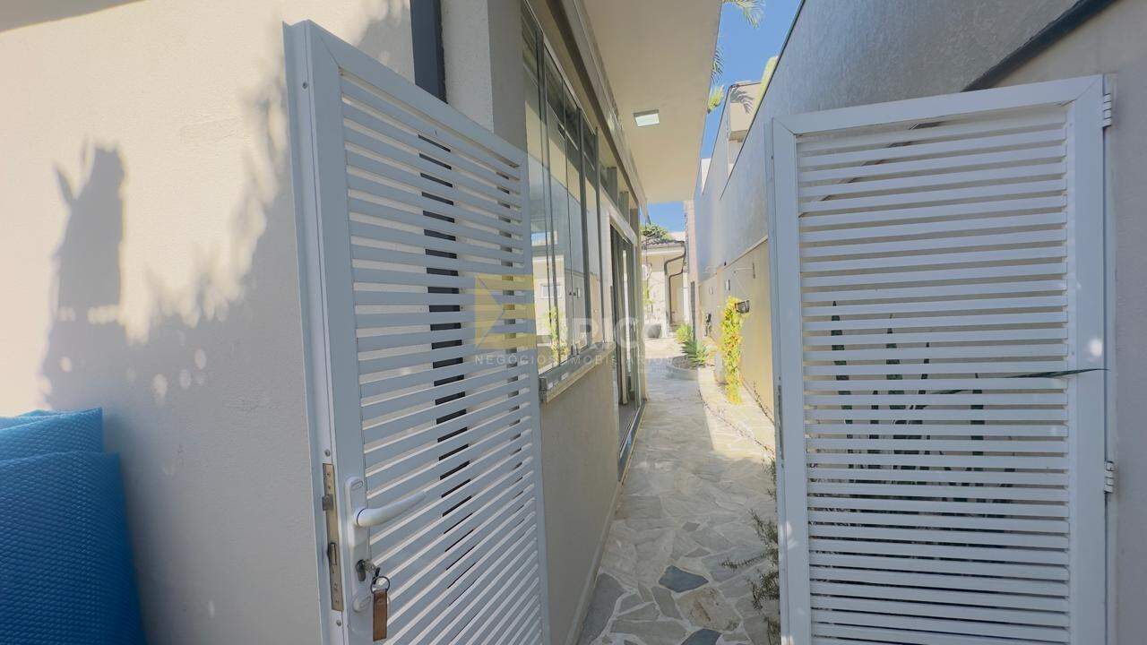 Casa em condomínio à venda no Condomínio Flor da Serra em Valinhos/SP: 