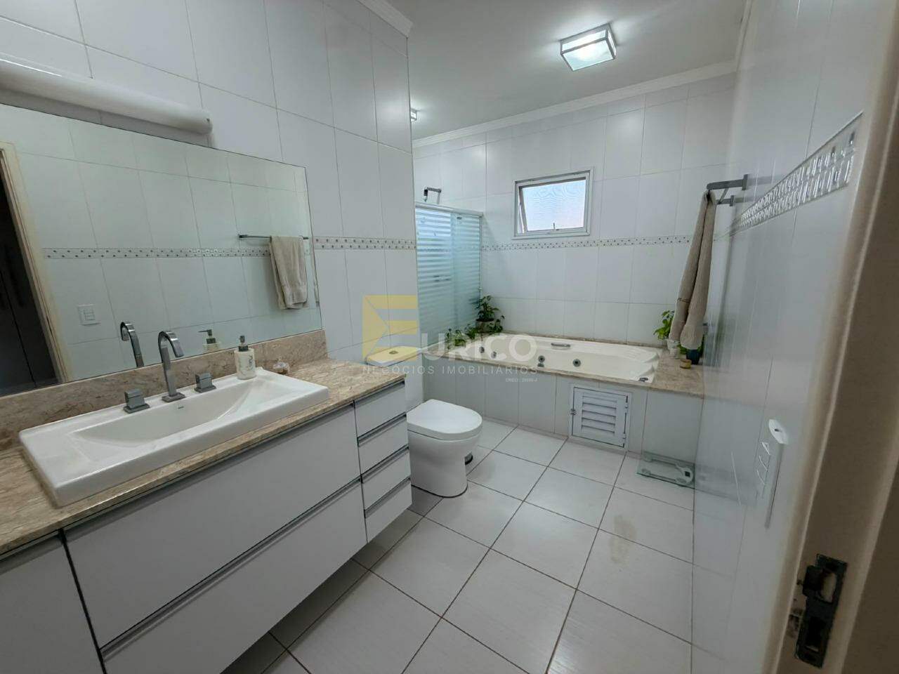 Casa em condomínio à venda no Condomínio Terras de Santa Teresa em Itupeva/SP:
