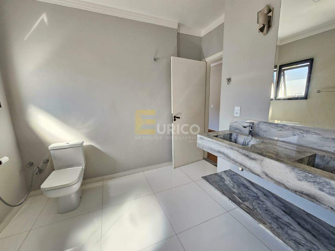 Casa em condomínio para aluguel no Condomínio Vivenda das Quaresmeiras em Valinhos/SP: 