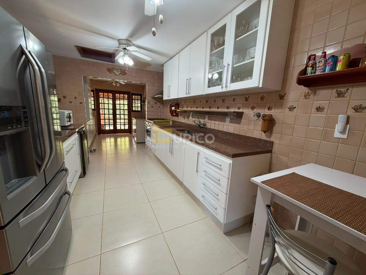 Casa em condomínio à venda no Condomínio Estância Marambaia em Vinhedo/SP:
