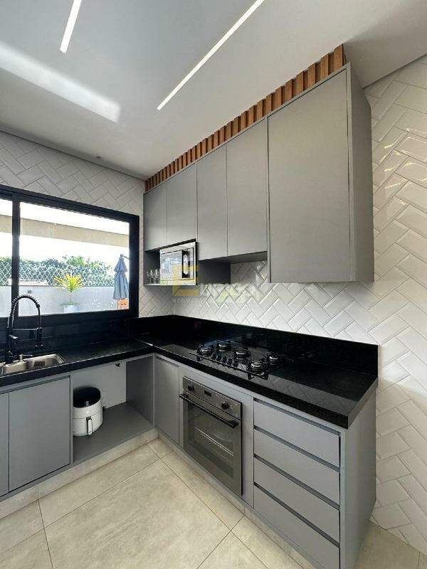 Casa em condomínio à venda no Residencial Vivenda das Pitangueiras em Valinhos/SP: