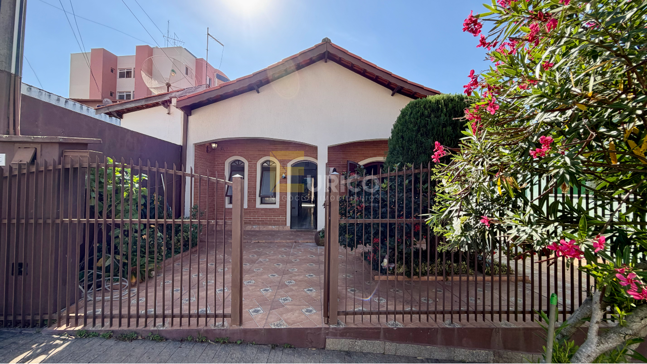 Casa à venda no Centro em Vinhedo/SP: 