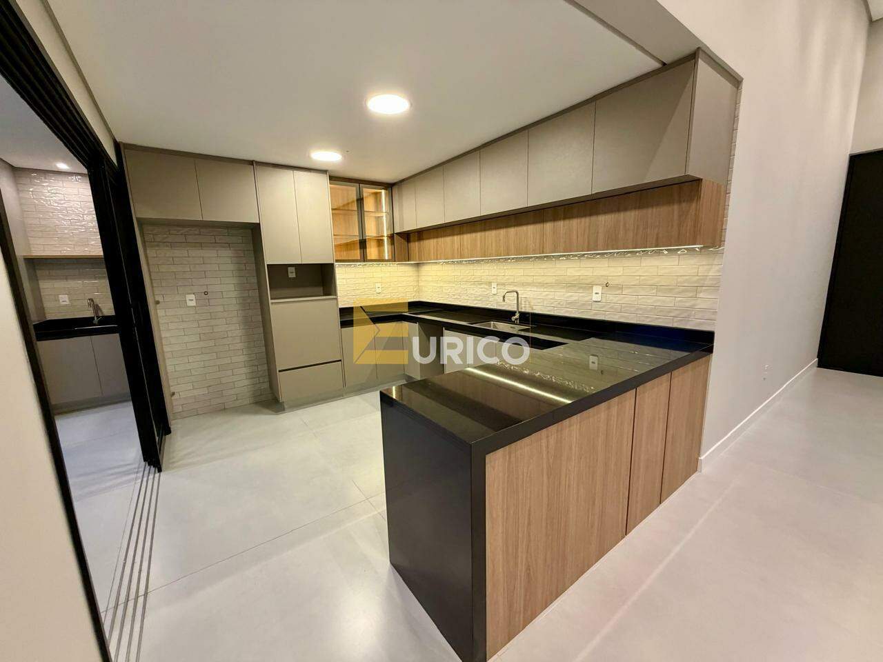 Casa em condomínio à venda no Aparecidinha em Sorocaba/SP: 