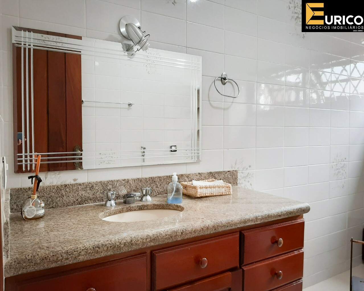 Casa para aluguel no Jardim Itália em Vinhedo/SP: Banheiro