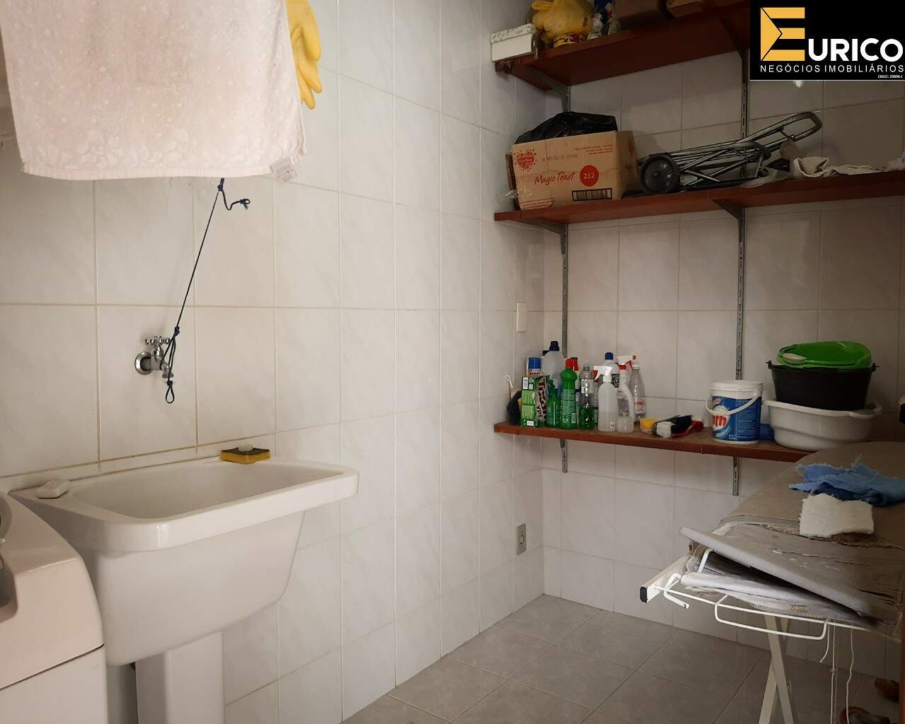Casa para aluguel no Jardim Itália em Vinhedo/SP: Lavanderia