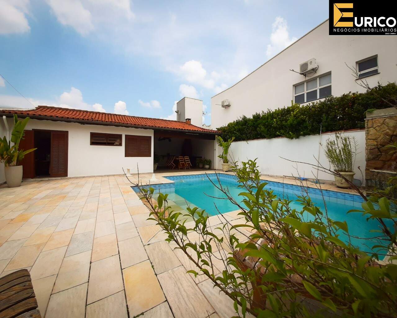 Casa para aluguel no Jardim Itália em Vinhedo/SP: Piscina