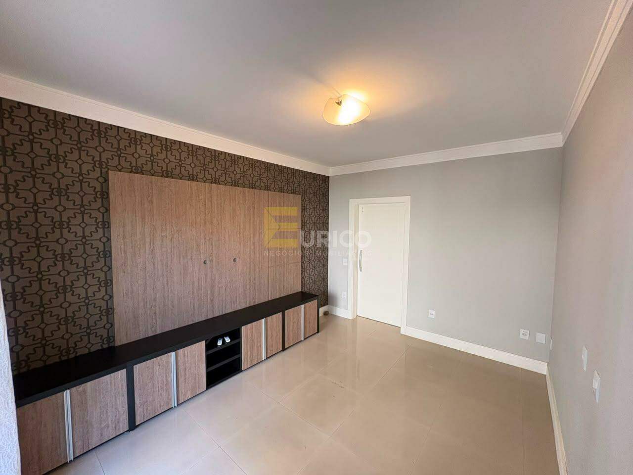 Casa em condomínio para aluguel no Cachoeira em Vinhedo/SP: SALA TV
