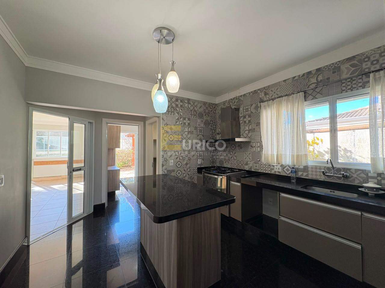Casa em condomínio para aluguel no Cachoeira em Vinhedo/SP: COZINHA