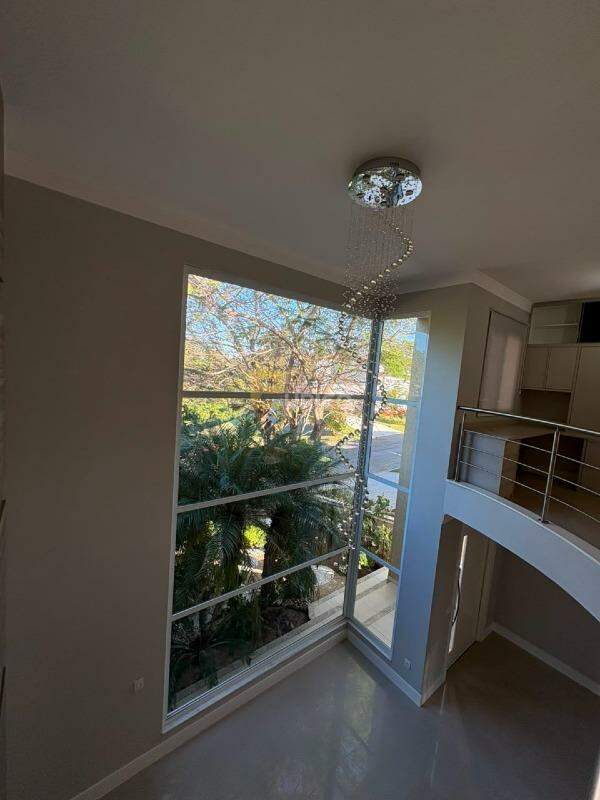 Casa em condomínio para aluguel no Cachoeira em Vinhedo/SP: SALA DE ESTAR