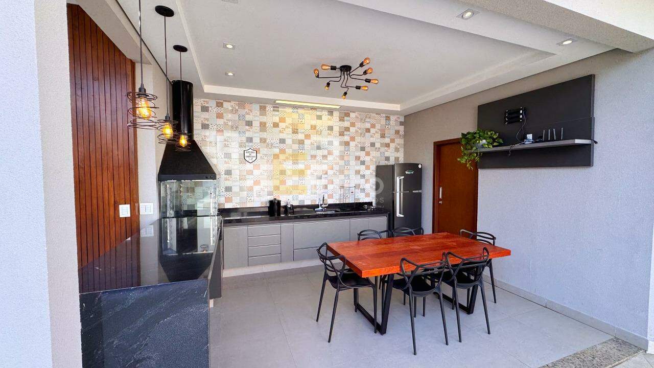 Casa em condomínio à venda no Condomínio Via Castelli em Louveira/SP: 