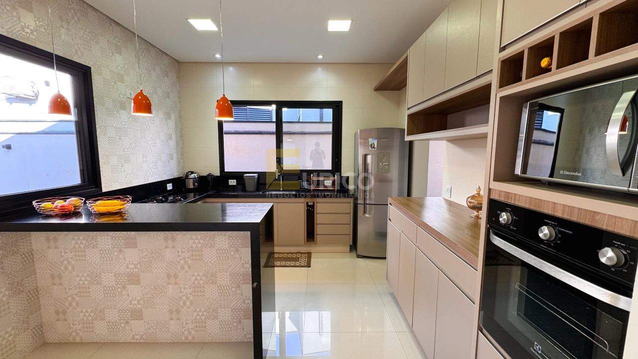 Casa em condomínio à venda no Condomínio Via Castelli em Louveira/SP: 