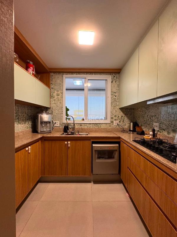 Apartamento à venda no VILA EMBARÉ em Valinhos/SP: Cozinha