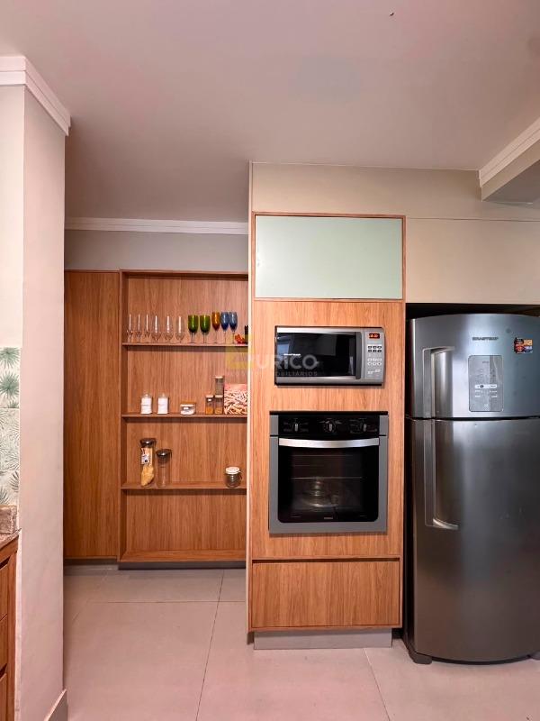 Apartamento à venda no VILA EMBARÉ em Valinhos/SP: Cozinha