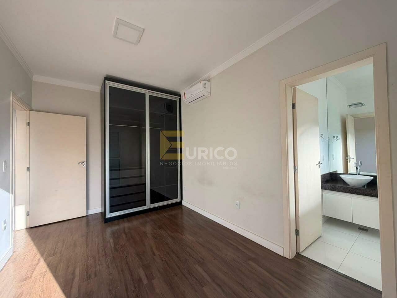 Casa em condomínio à venda no Condomínio Vila de São Lourenço em Valinhos/SP: