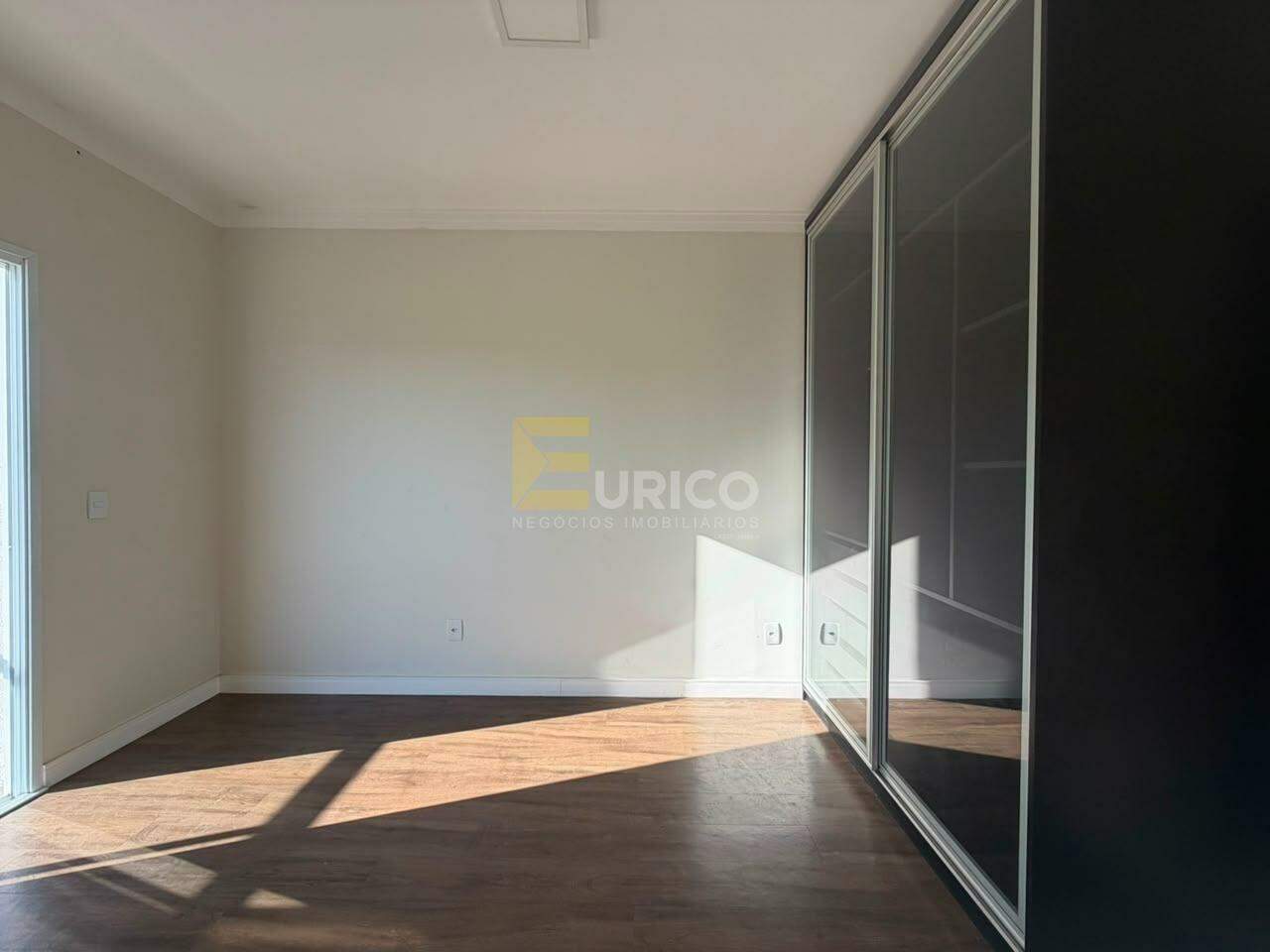 Casa em condomínio à venda no Condomínio Vila de São Lourenço em Valinhos/SP: