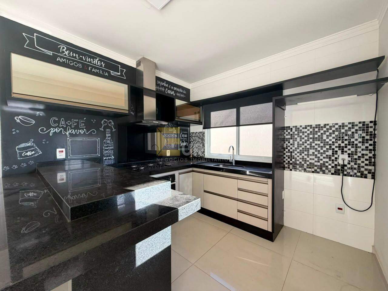 Casa em condomínio à venda no Condomínio Vila de São Lourenço em Valinhos/SP: