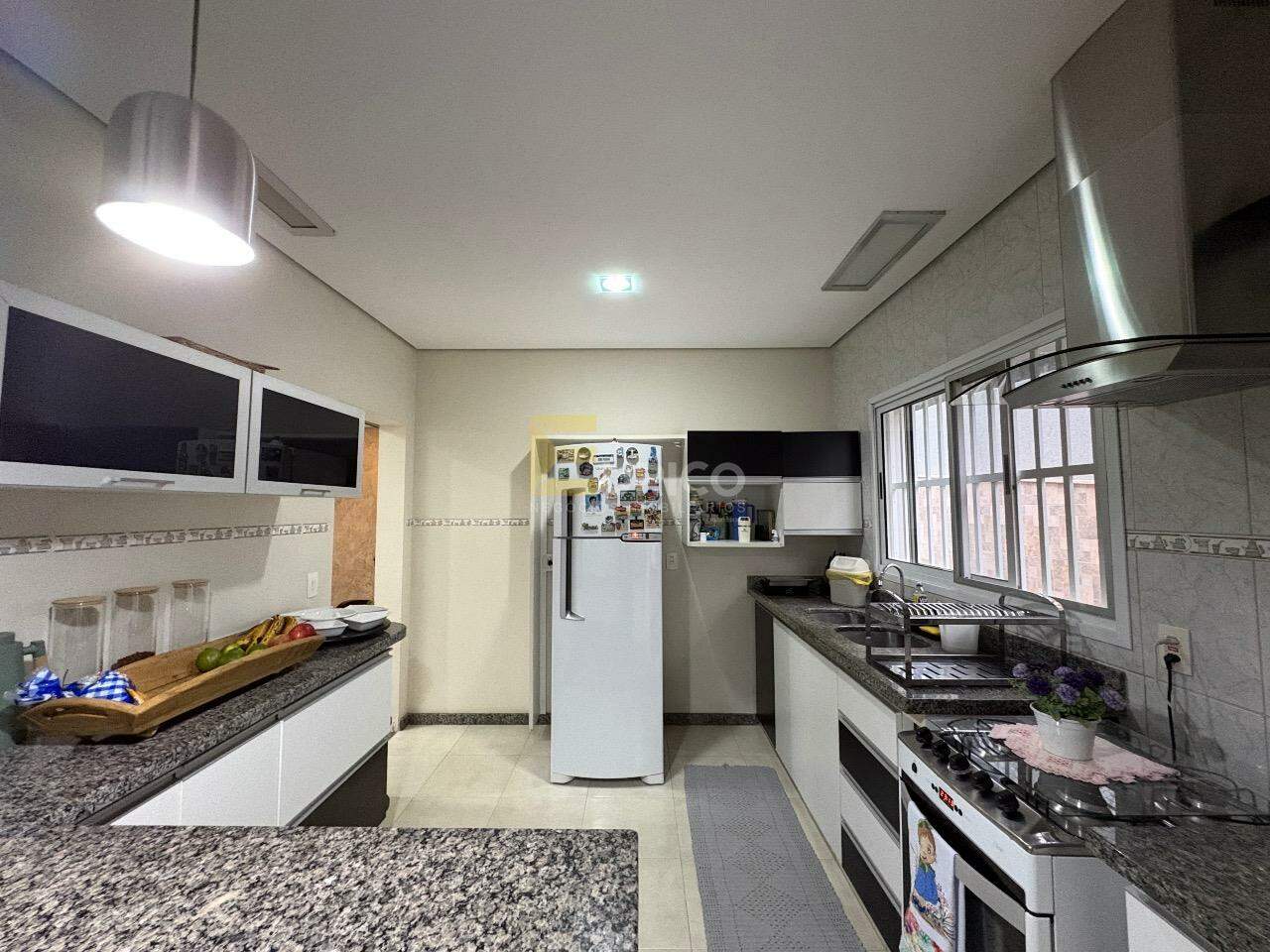 Casa em condomínio à venda no Santa Cândida em Vinhedo/SP: 