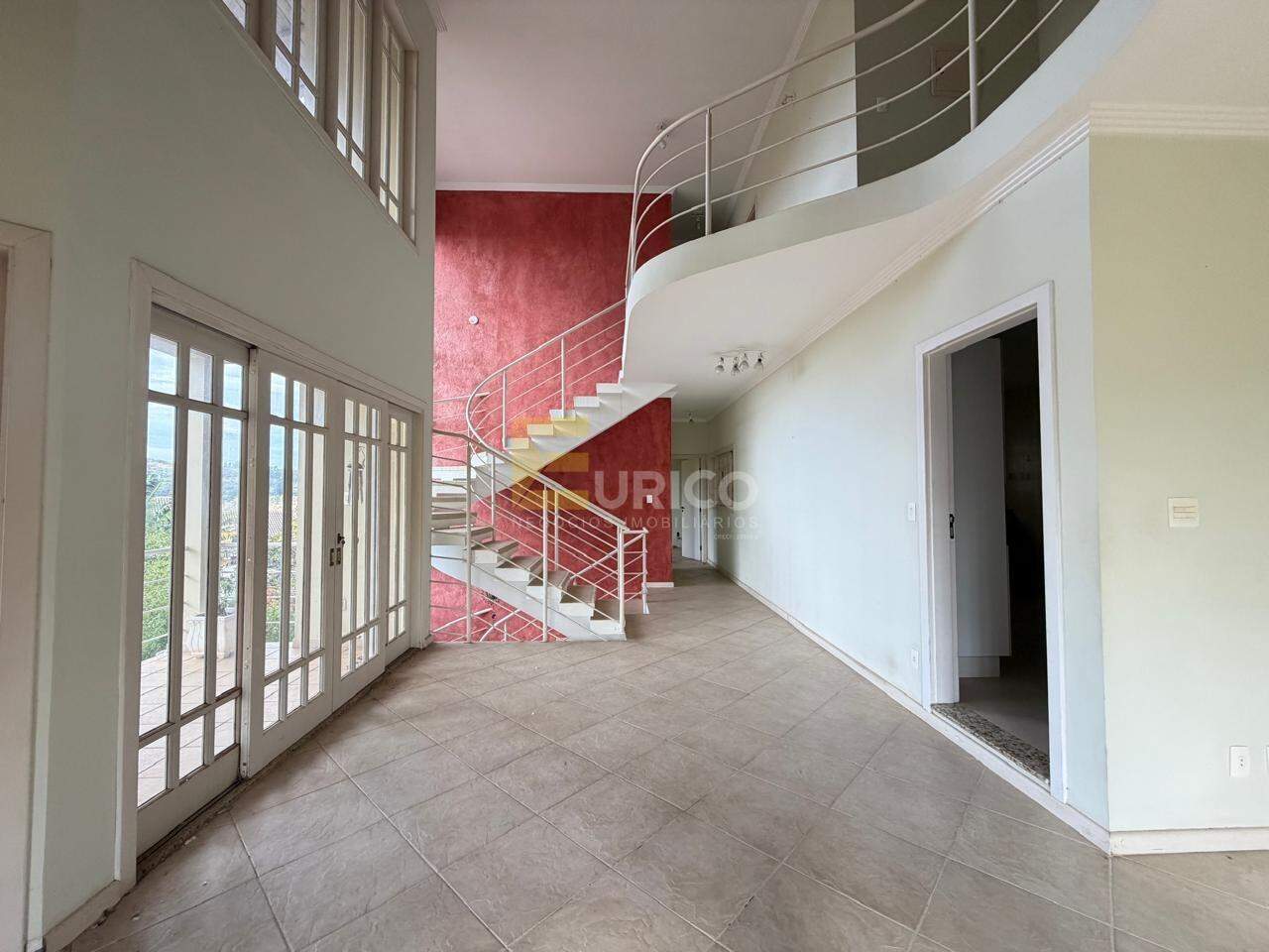 Casa em condomínio à venda no Condomínio Moinho de Vento em Valinhos/SP: