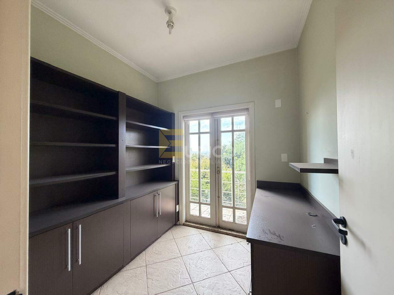 Casa em condomínio à venda no Condomínio Moinho de Vento em Valinhos/SP: