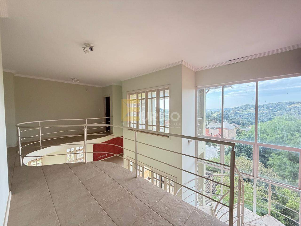 Casa em condomínio à venda no Condomínio Moinho de Vento em Valinhos/SP: