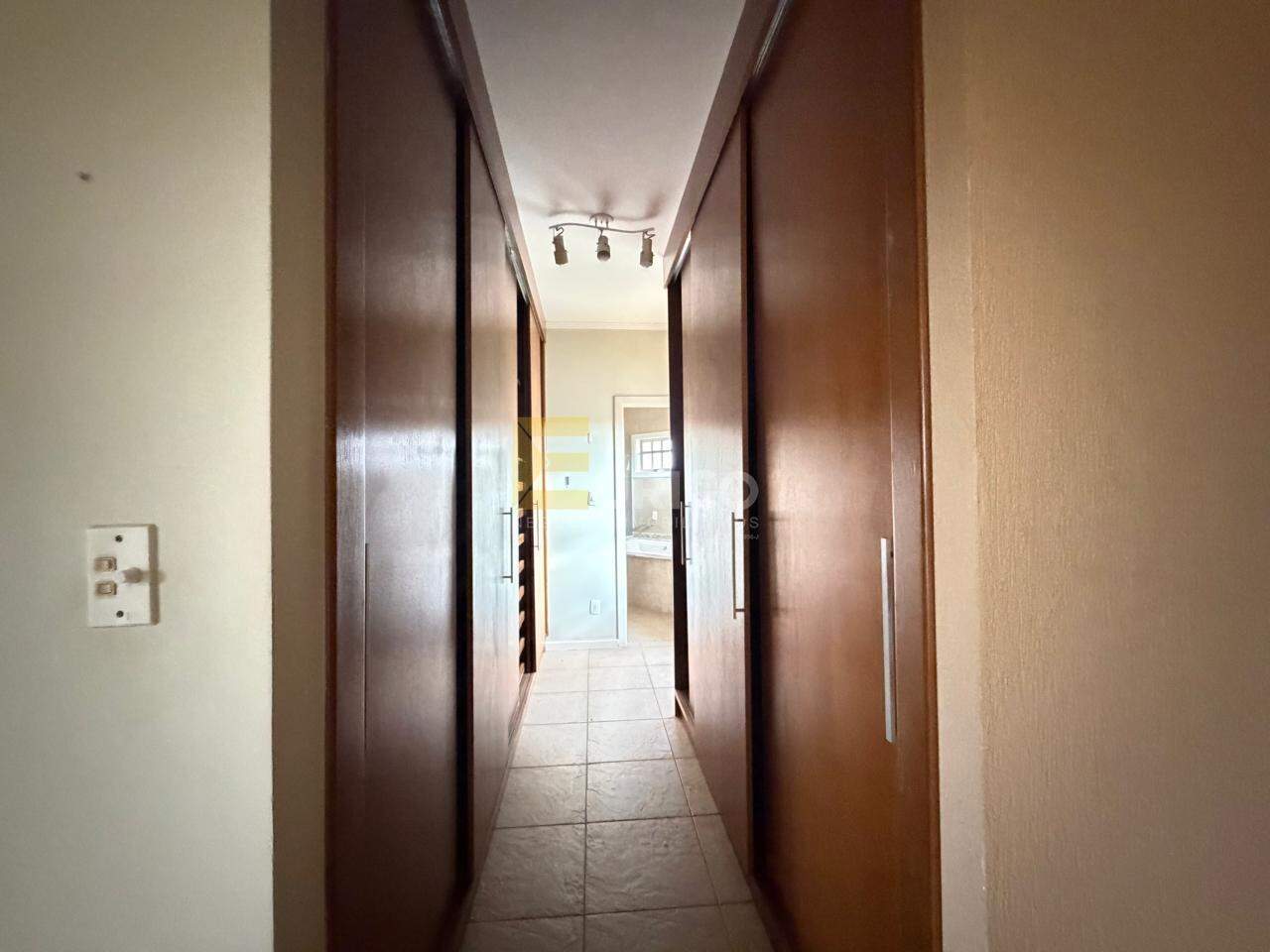 Casa em condomínio à venda no Condomínio Moinho de Vento em Valinhos/SP: