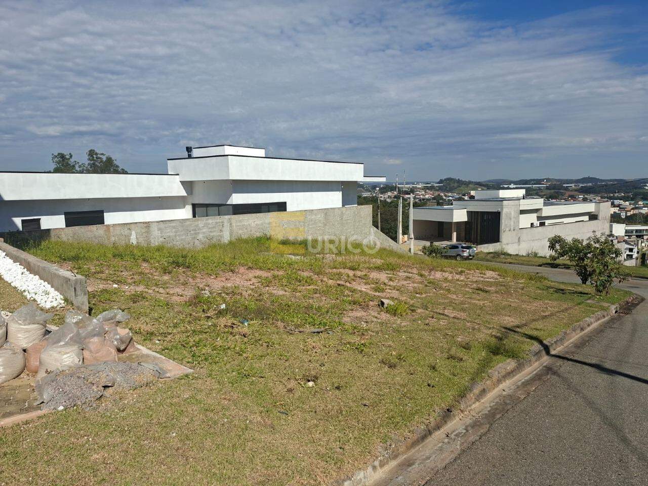 Terreno em Condomínio à venda no Residencial Jatobás em Louveira/SP: 