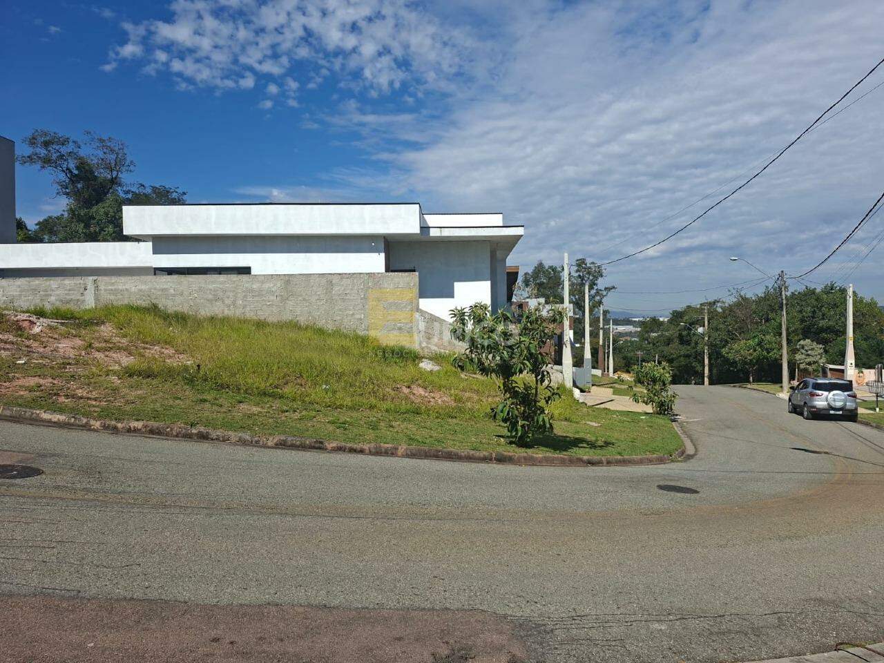 Terreno em Condomínio à venda no Residencial Jatobás em Louveira/SP: